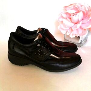 black leather Italian shoes sneakers Size 9